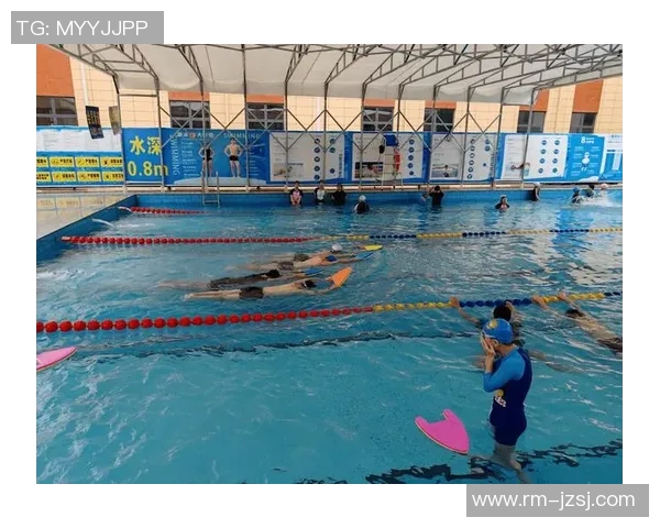 畅游水世界展风采 激情泳动成就精彩体育表演会